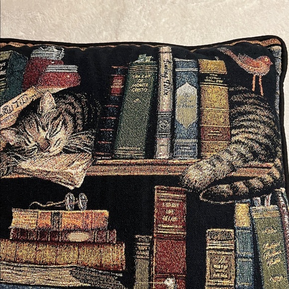 Charles Wysocki. Max in the Stacks. Woven Tapestry Pillow. NWOT. 16x16” - Picture 3 of 6